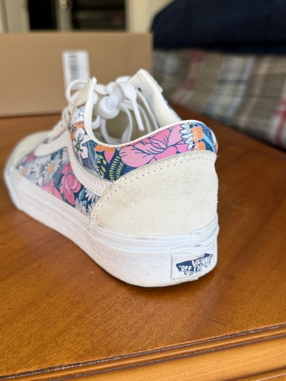Vans Cream Low-Top Sneakers with Floral Panels - Picture 10 of 14